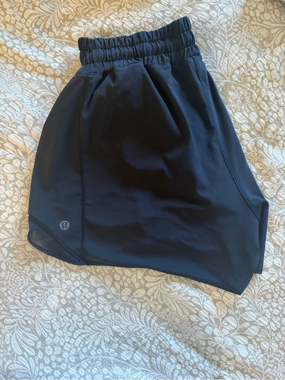 lululemon athletica hottie hot low rise short 2.5"